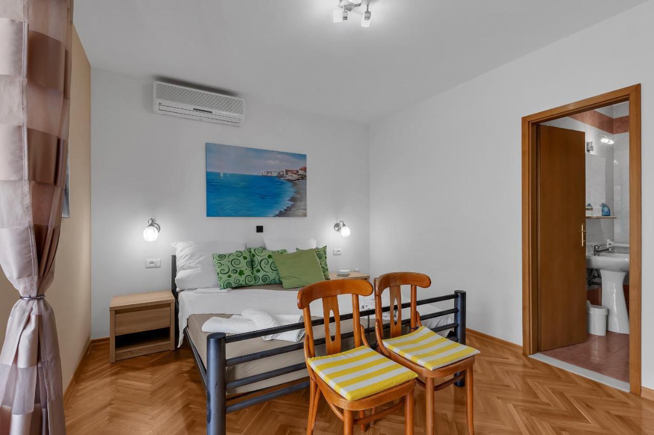 Guest House Lazeta Duće Exteriör bild